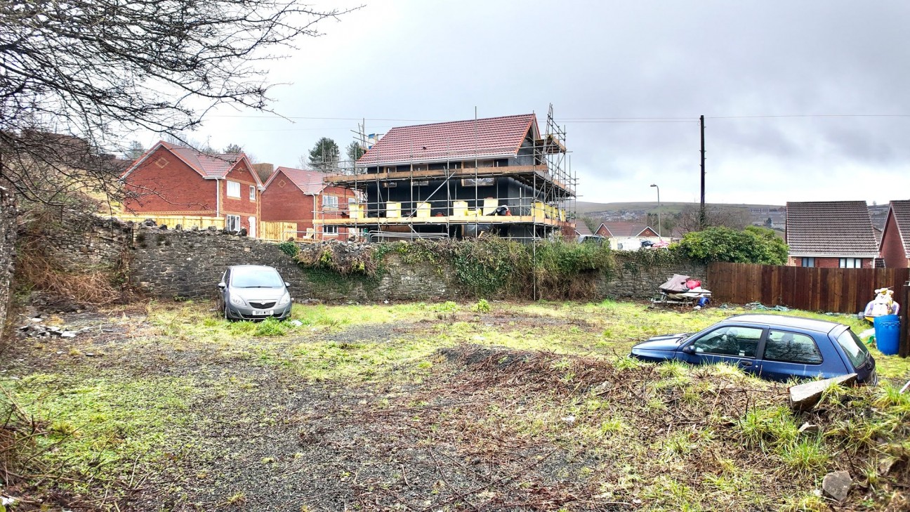 Lord Nelson Hotel, Heol Evan Wynne, CF81