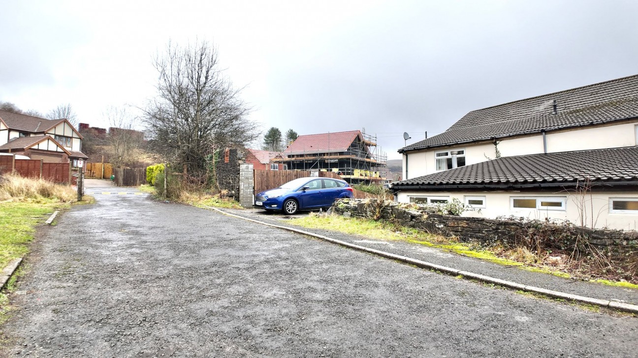 Lord Nelson Hotel, Heol Evan Wynne, CF81