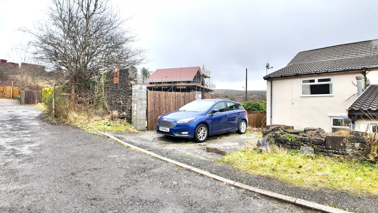 Lord Nelson Hotel, Heol Evan Wynne, CF81