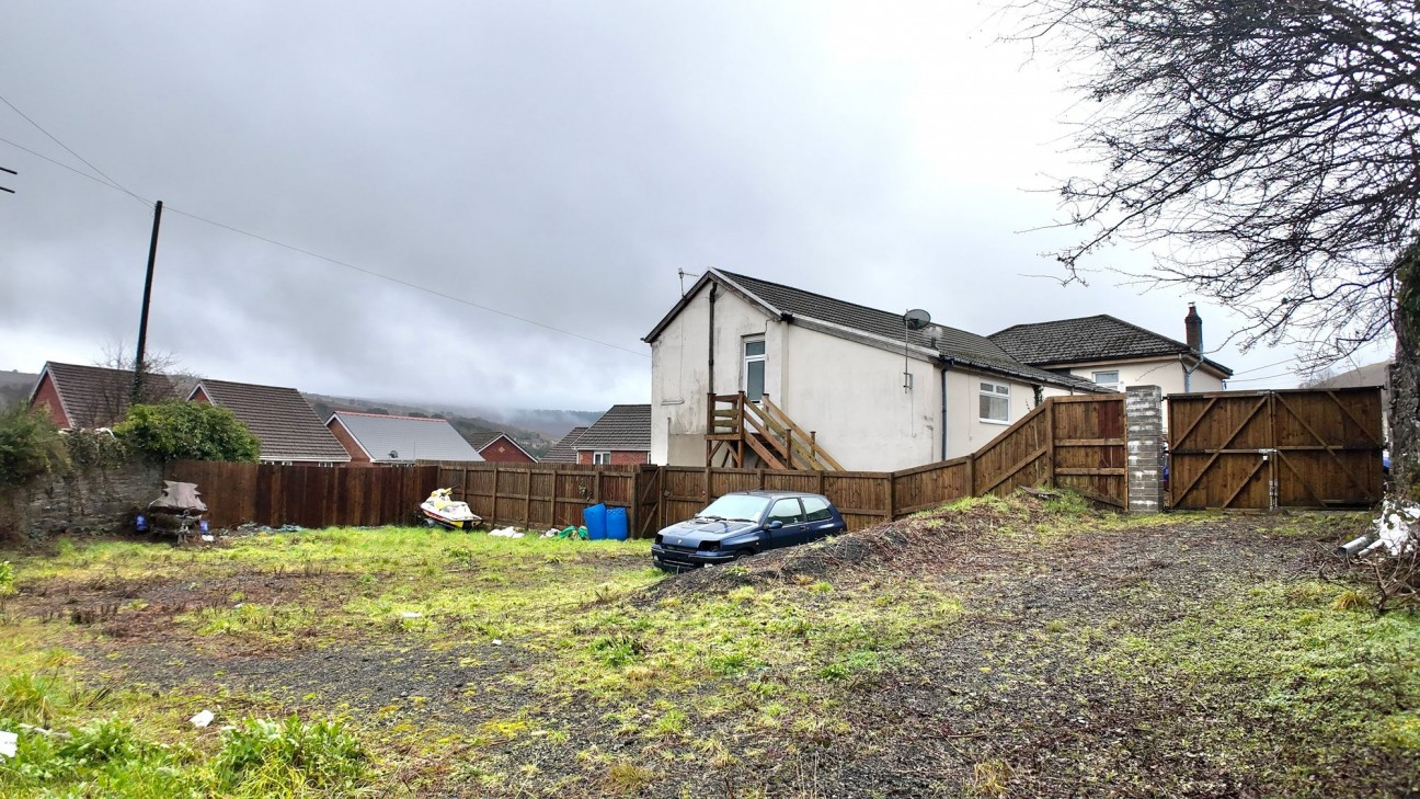 Lord Nelson Hotel, Heol Evan Wynne, CF81