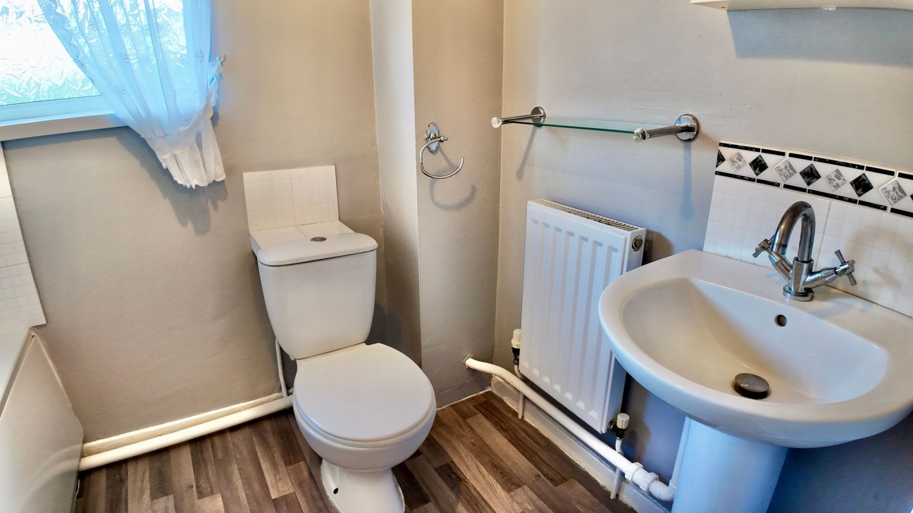 Castle Street, Fleur De Lis, NP12