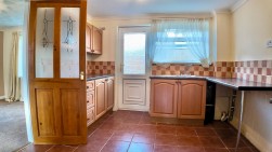 Castle Street, Fleur De Lis, NP12