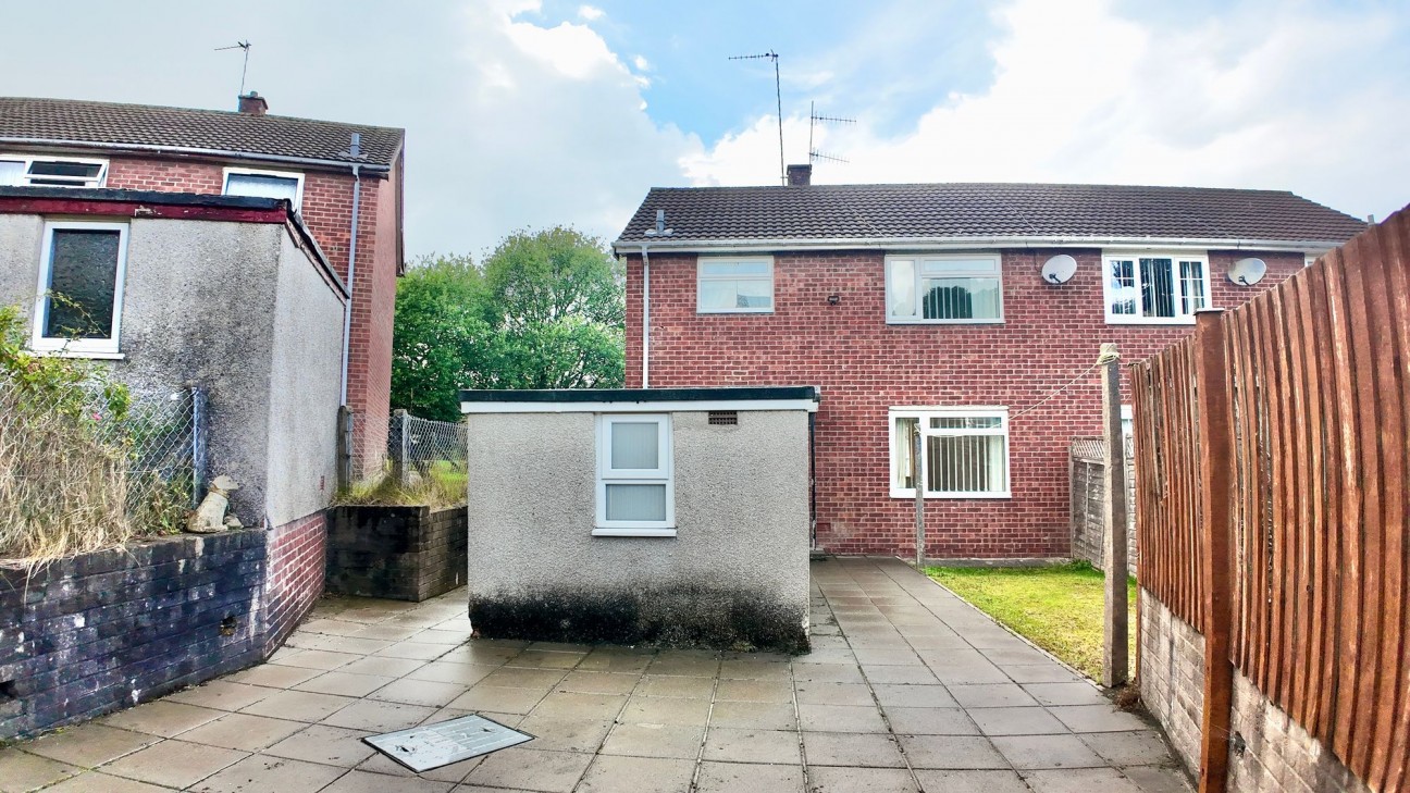 Castle Street, Fleur De Lis, NP12