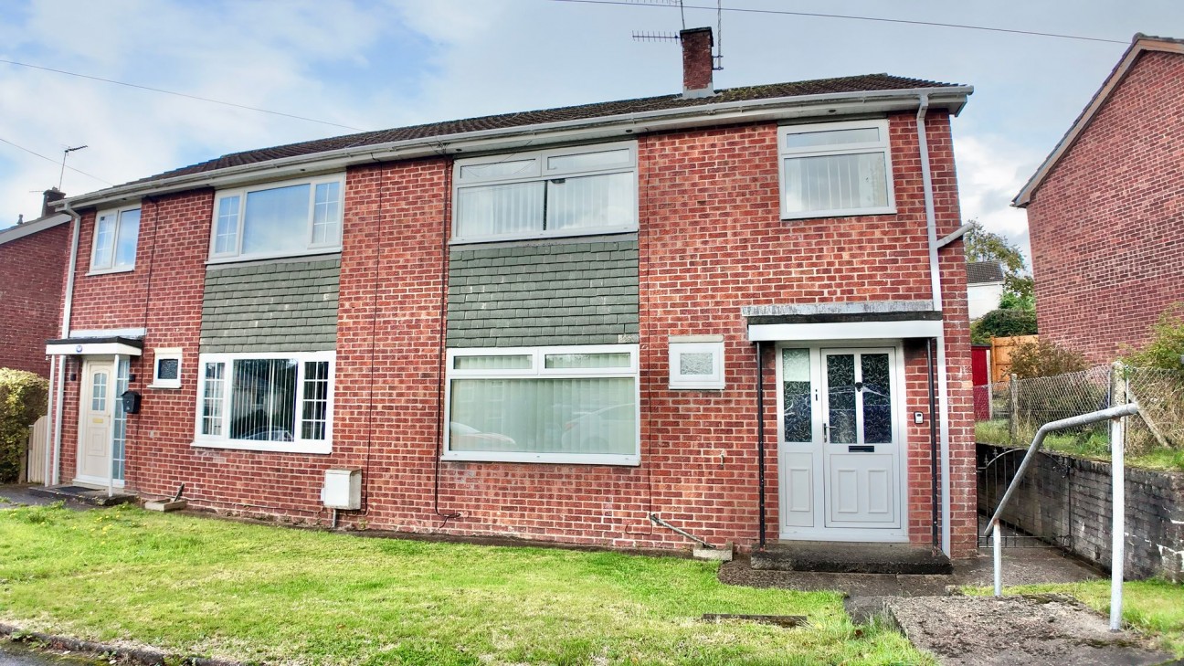 Castle Street, Fleur De Lis, NP12