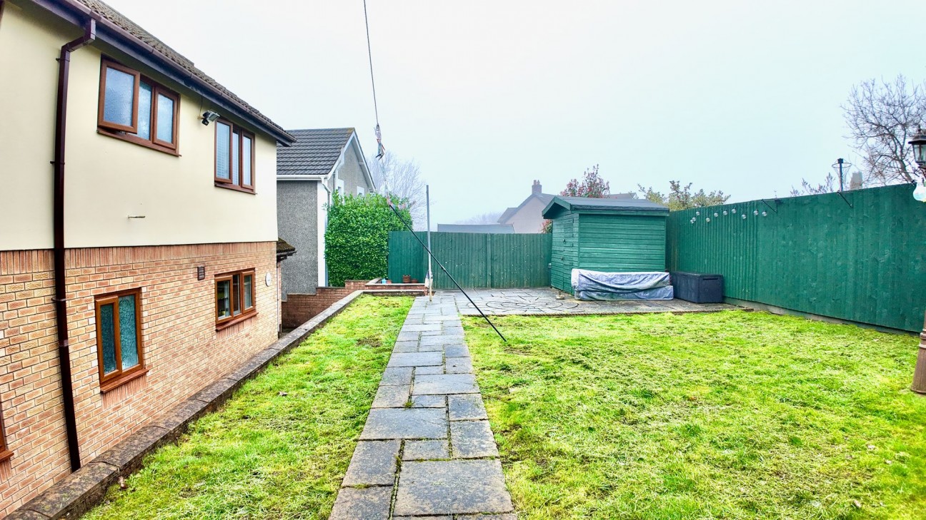 Cwmalsie Lane, Pontllanfraith, NP12