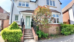 Blacksmith Close, Oakdale, NP12