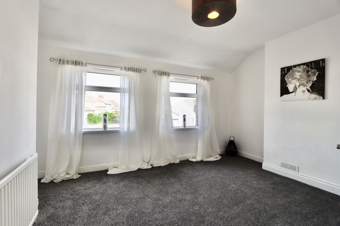 Derwendeg Avenue, Cefn Fforest, NP12