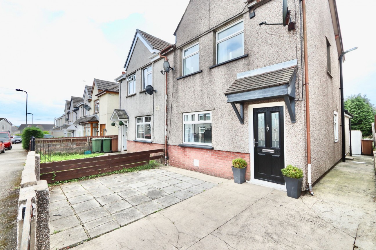 Derwendeg Avenue, Cefn Fforest, NP12