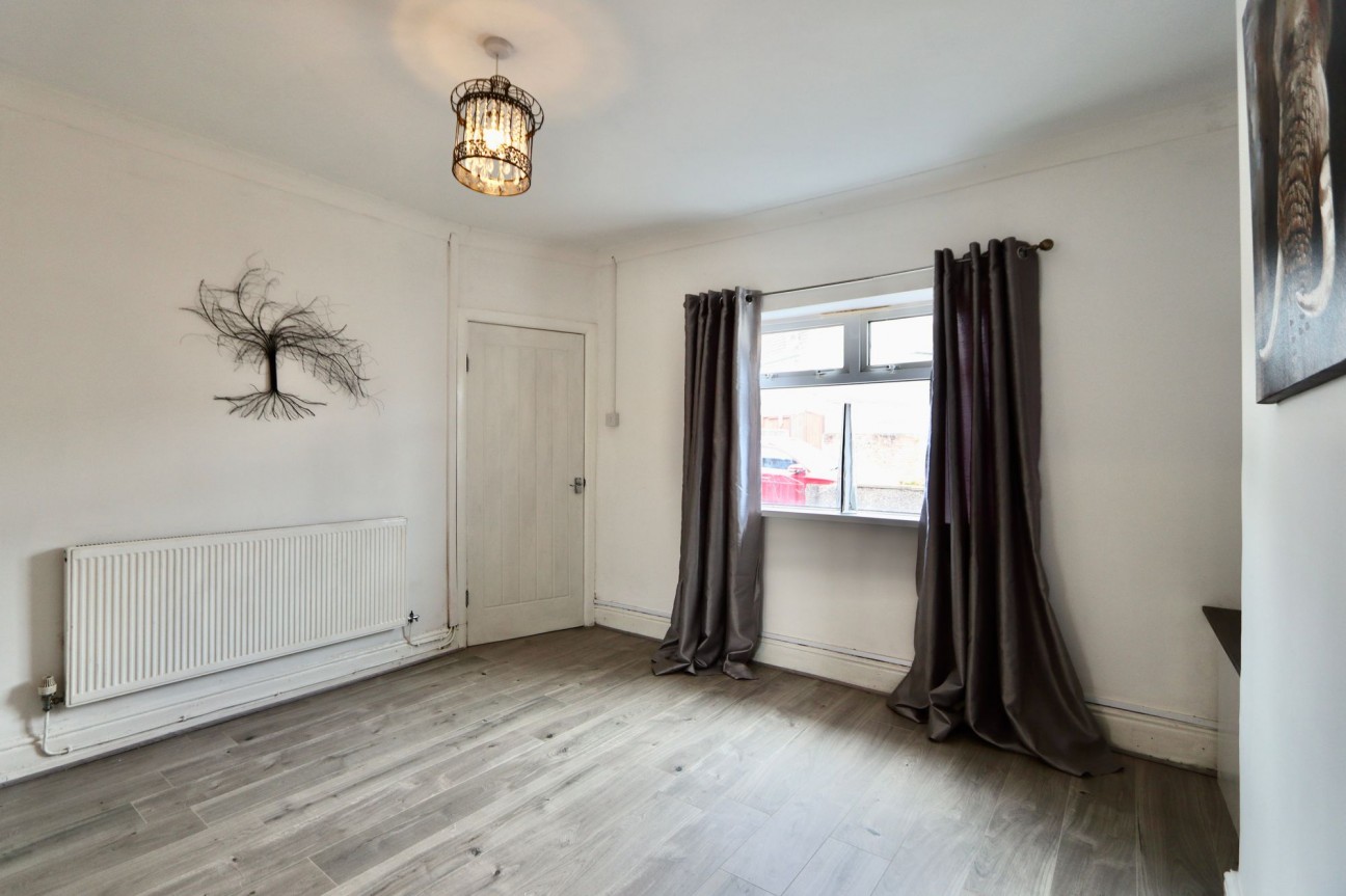 Derwendeg Avenue, Cefn Fforest, NP12