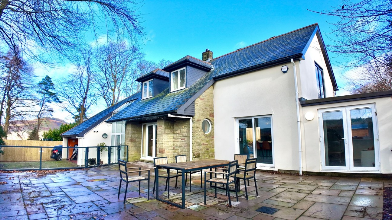 Darren Ddu Road, Ynysybwl, CF37