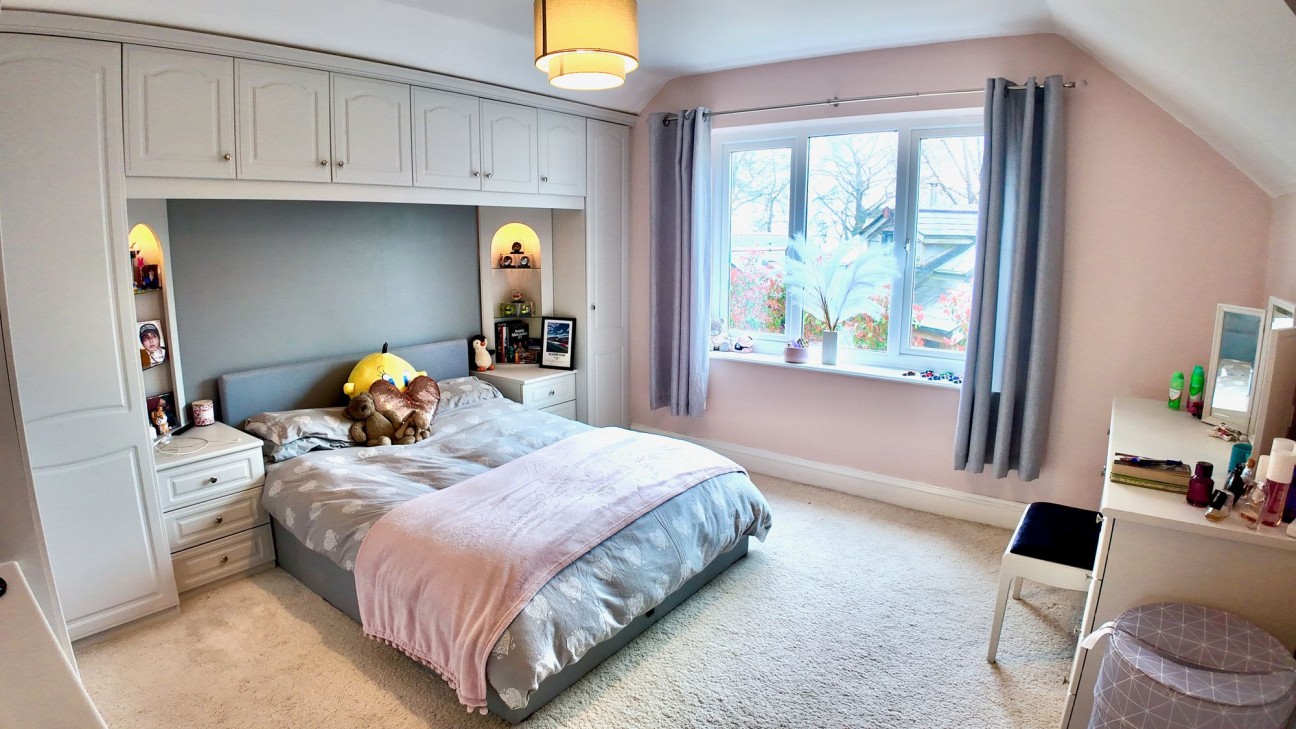 Darren Ddu Road, Ynysybwl, CF37