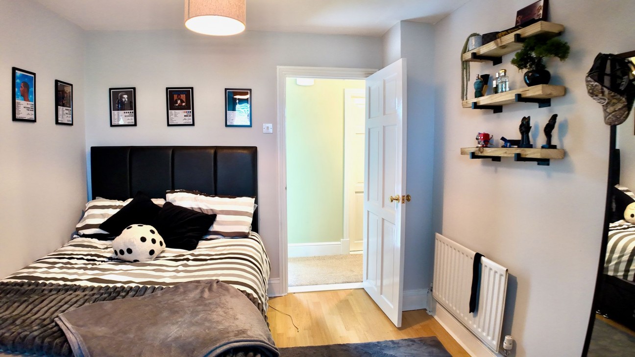 Darren Ddu Road, Ynysybwl, CF37