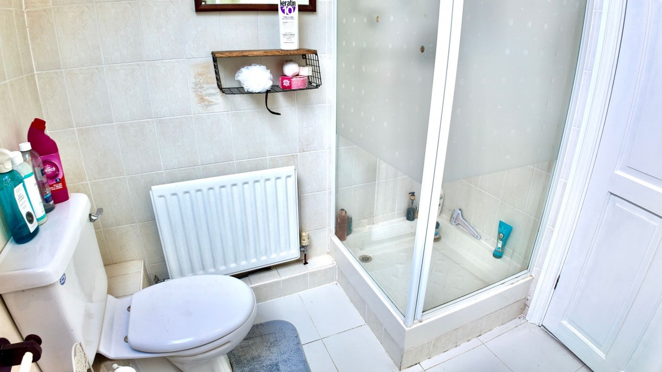 Darren Ddu Road, Ynysybwl, CF37