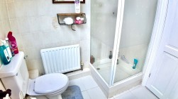 Darren Ddu Road, Ynysybwl, CF37