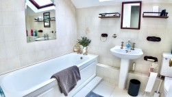 Darren Ddu Road, Ynysybwl, CF37