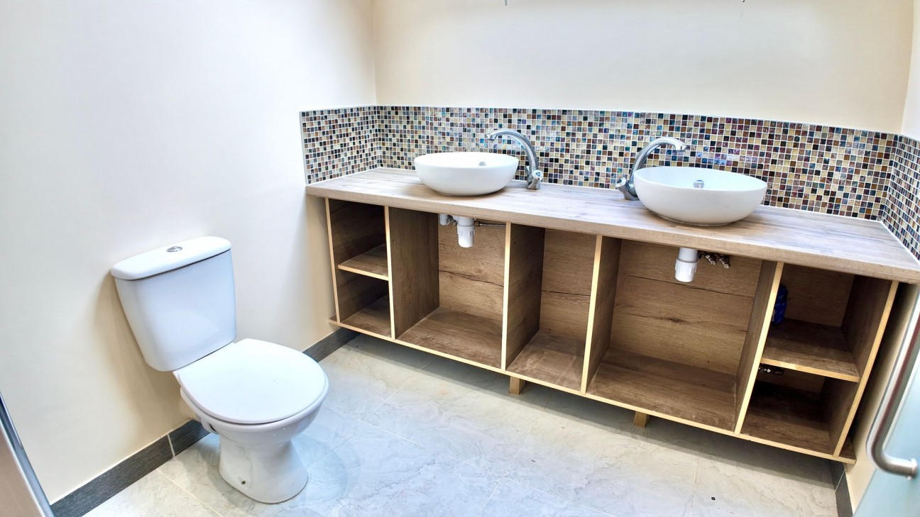 Darren Ddu Road, Ynysybwl, CF37