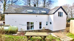 Darren Ddu Road, Ynysybwl, CF37