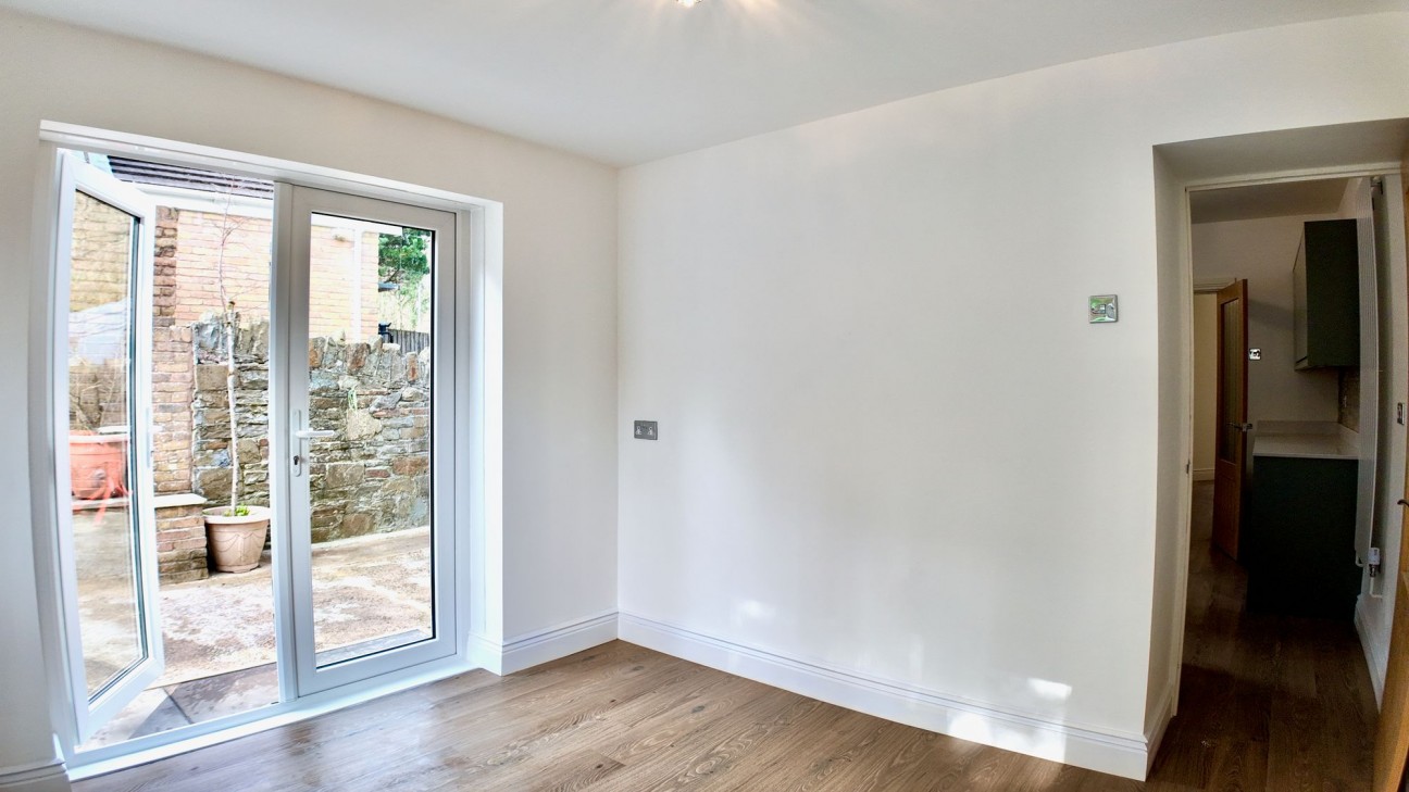 Troed-Y-Rhiw Road, Cross Keys, NP11