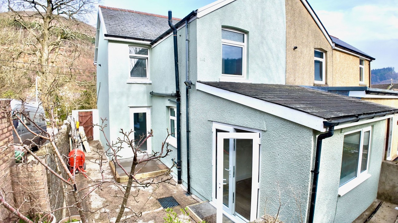 Troed-Y-Rhiw Road, Cross Keys, NP11