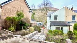 Troed-Y-Rhiw Road, Cross Keys, NP11