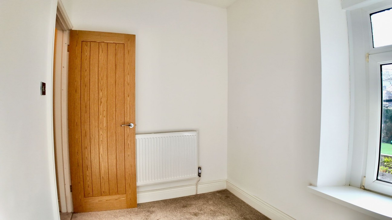 Troed-Y-Rhiw Road, Cross Keys, NP11