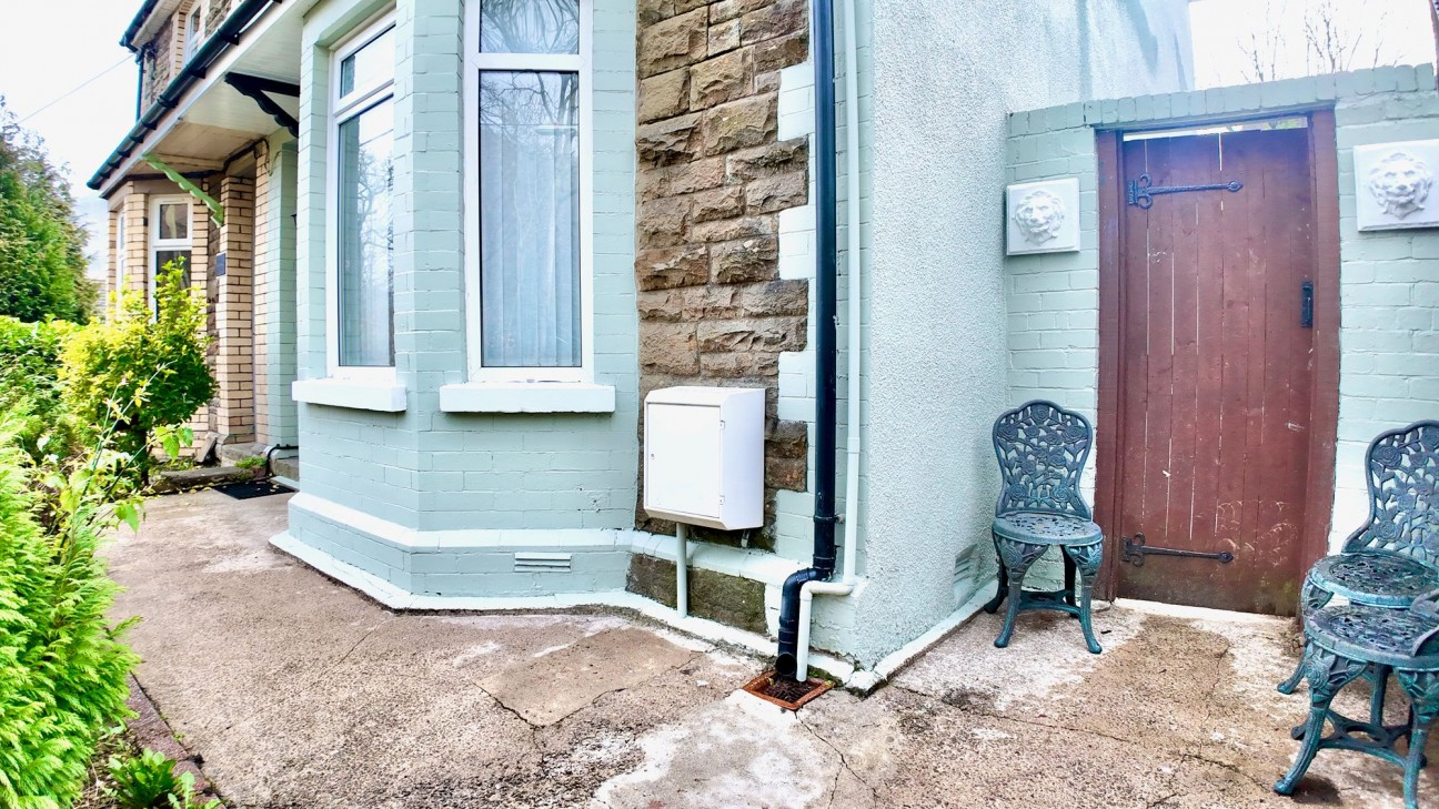 Troed-Y-Rhiw Road, Cross Keys, NP11