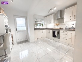 Abernant Road, Markham, NP12