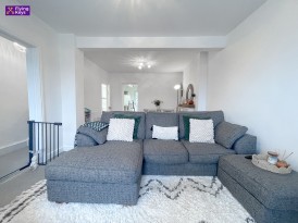 Abernant Road, Markham, NP12