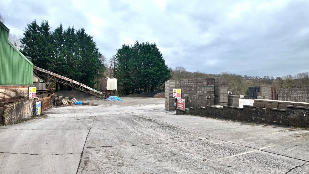 New Road, Hengoed, CF82