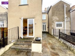 Tynewydd Terrace, Newbridge, NP11