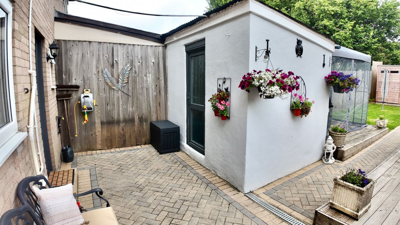 Penmaen Corner, Oakdale, NP12