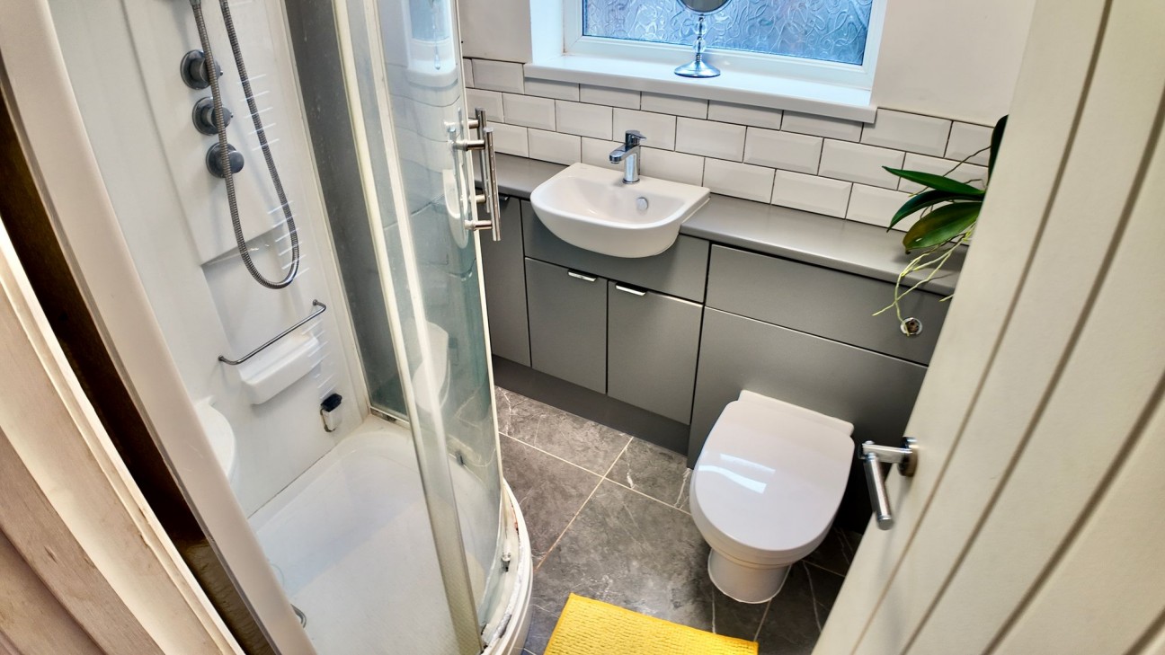 Upland Road, Pontllanfraith, NP12