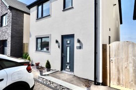 Heol-Y-Bedw-Hirion, Markham, NP12