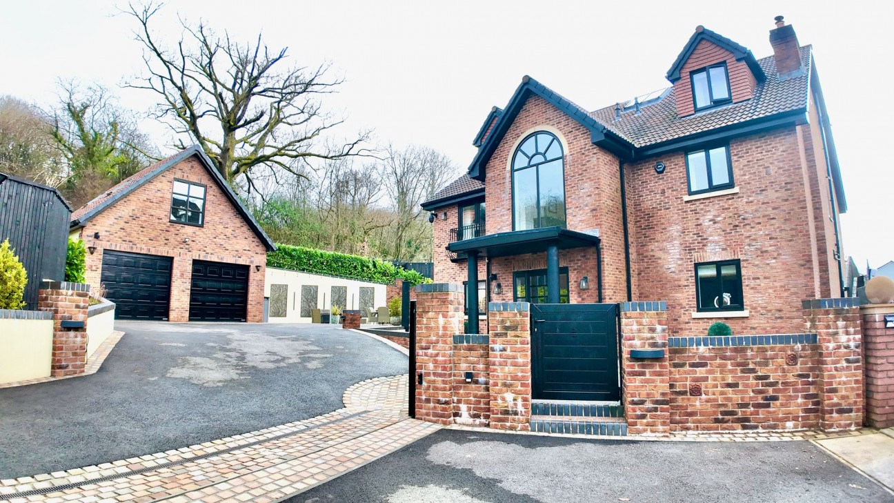 Oak Tree Rise, Newbridge, NP11