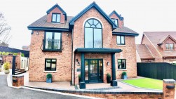 Oak Tree Rise, Newbridge, NP11