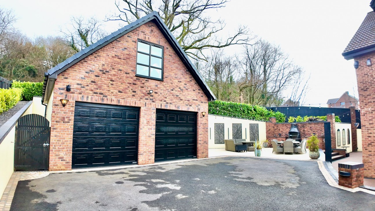 Oak Tree Rise, Newbridge, NP11