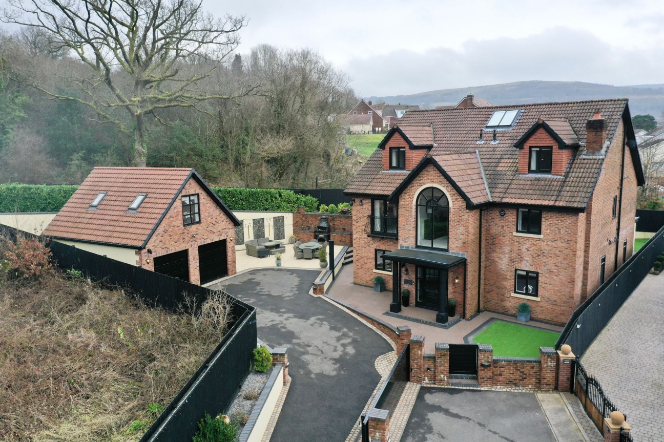 Oak Tree Rise, Newbridge, NP11