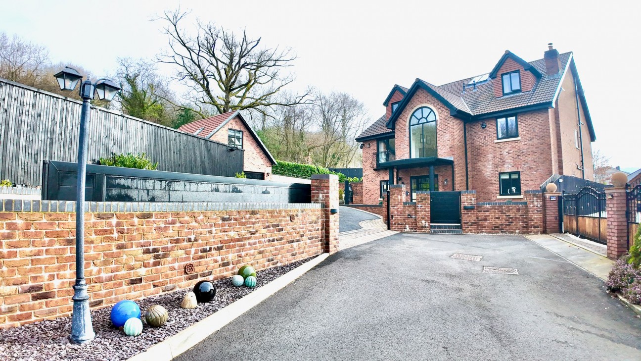 Oak Tree Rise, Newbridge, NP11