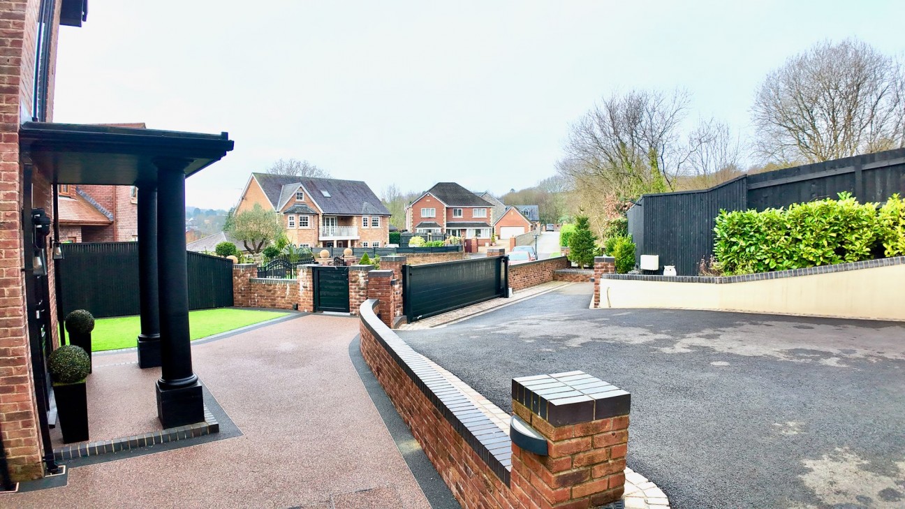 Oak Tree Rise, Newbridge, NP11