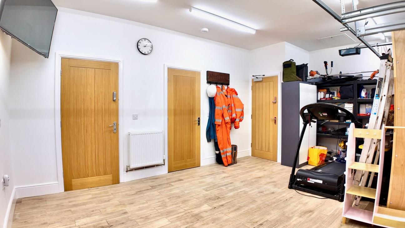 Oak Tree Rise, Newbridge, NP11