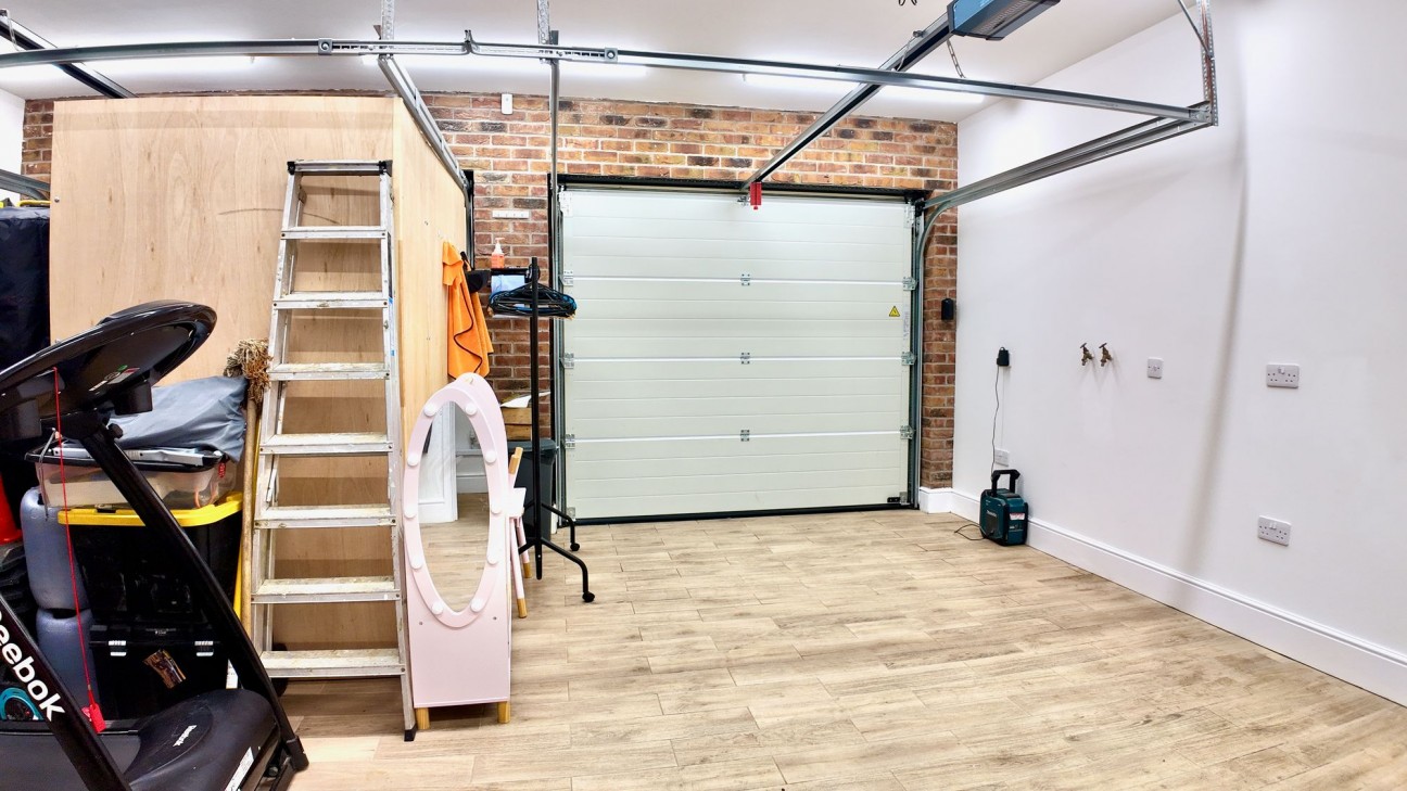 Oak Tree Rise, Newbridge, NP11