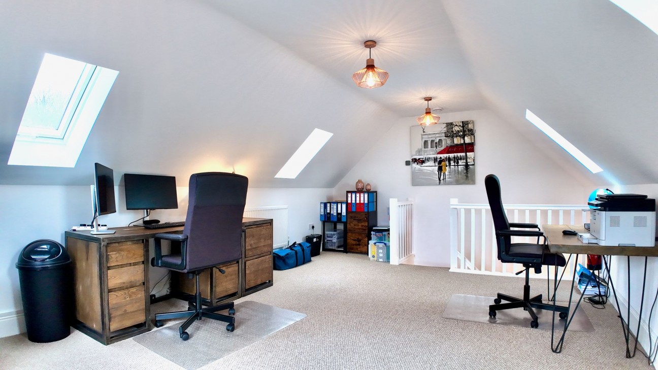 Oak Tree Rise, Newbridge, NP11