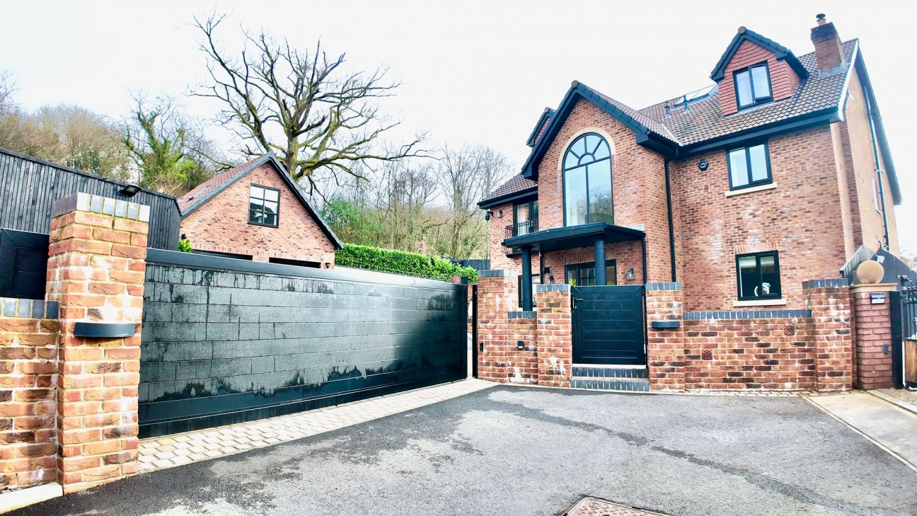 Oak Tree Rise, Newbridge, NP11