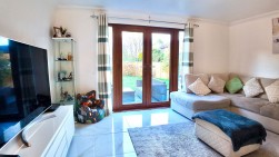 Cwrt Hendre, Fairview, NP12