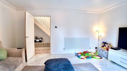 Cwrt Hendre, Fairview, NP12