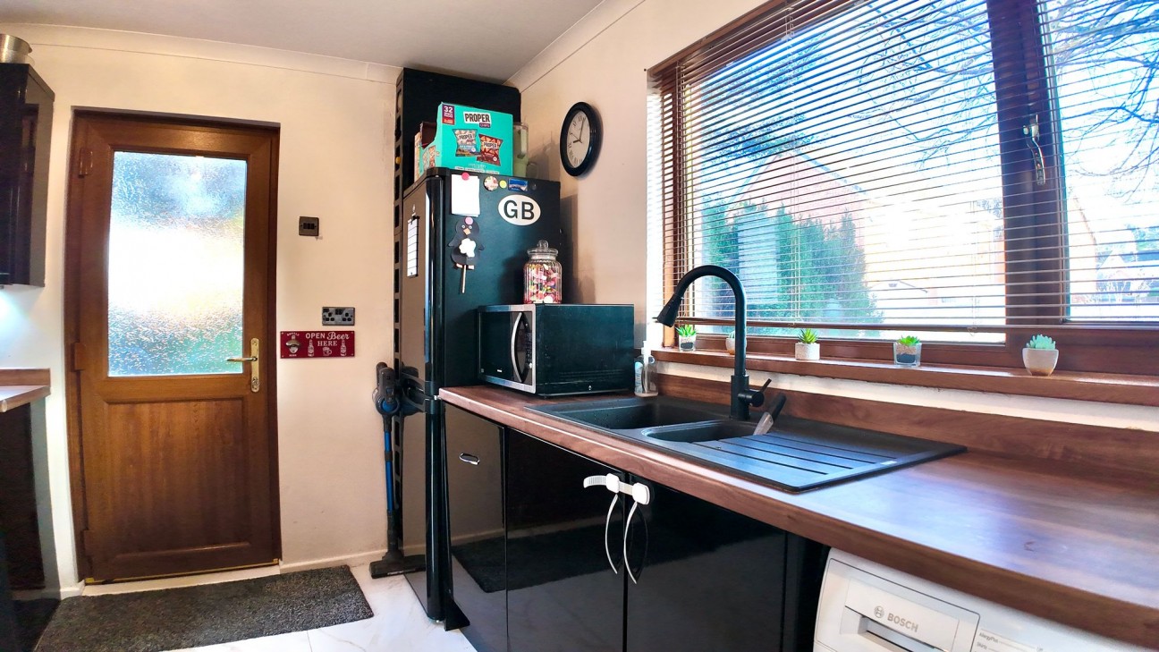 Cwrt Hendre, Fairview, NP12