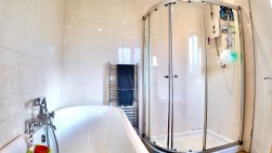 Cwrt Hendre, Fairview, NP12