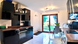 Cwrt Hendre, Fairview, NP12