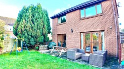 Cwrt Hendre, Fairview, NP12