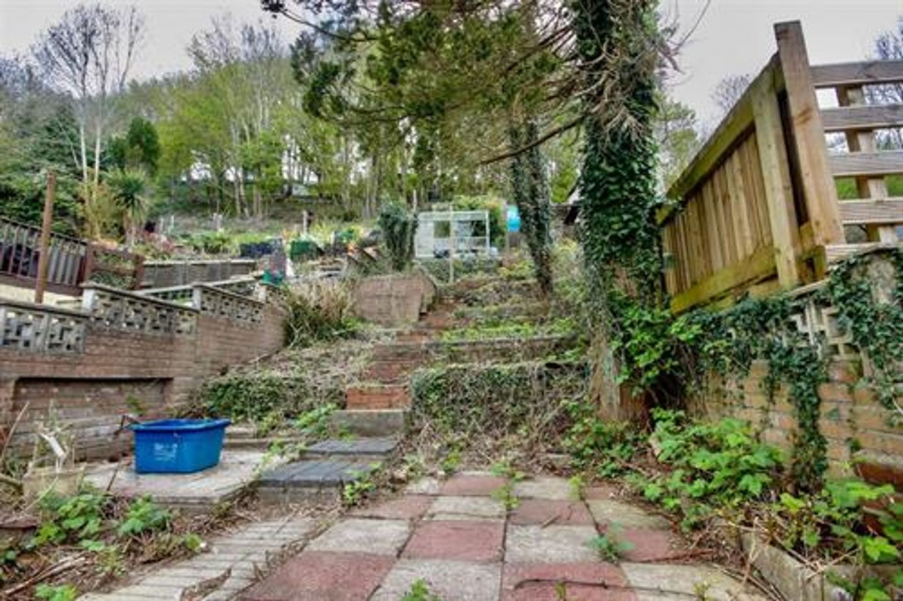 Brynawel Terrace, Aberbeeg, NP13